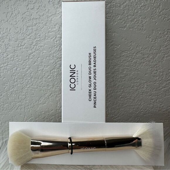 $11 πβIconicβ Cheek Glow Brush Duo π FULL SZ - Picture 1 of 5